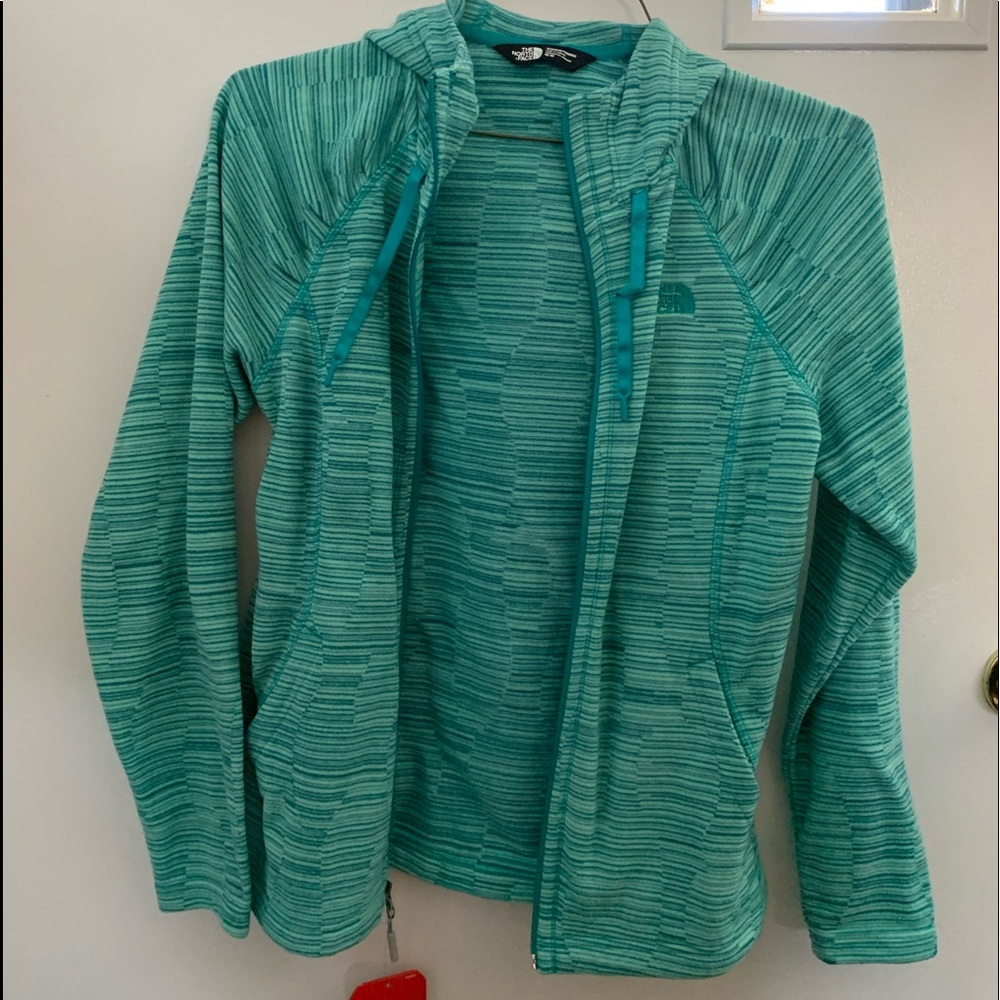 NORTH FACE WOMEN’S NOVELTY MEZZALUNA HOODIE MEDIUM